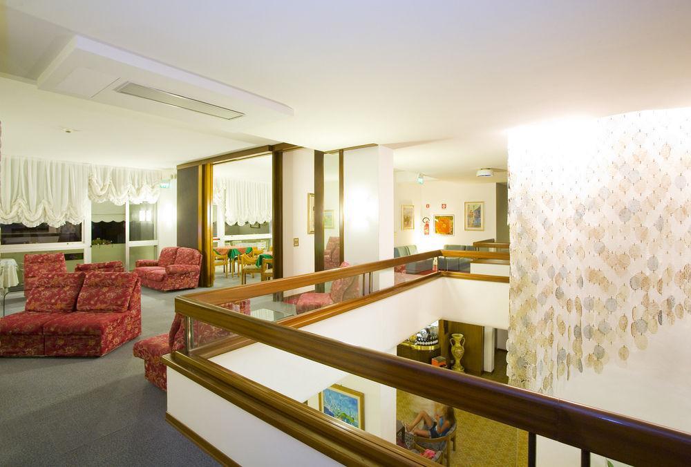 Hotel Metropol Caorle Eksteriør billede