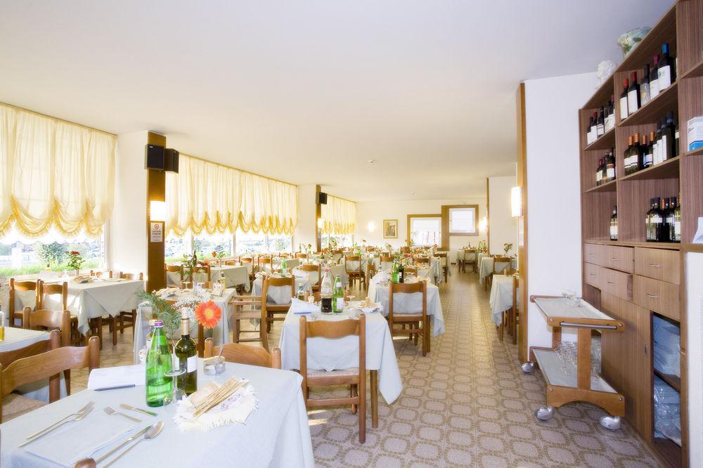 Hotel Metropol Caorle Eksteriør billede