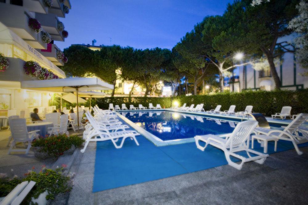 Hotel Metropol Caorle Eksteriør billede