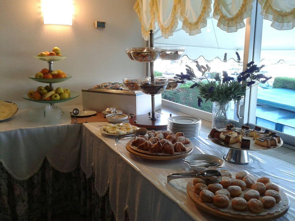 Hotel Metropol Caorle Eksteriør billede