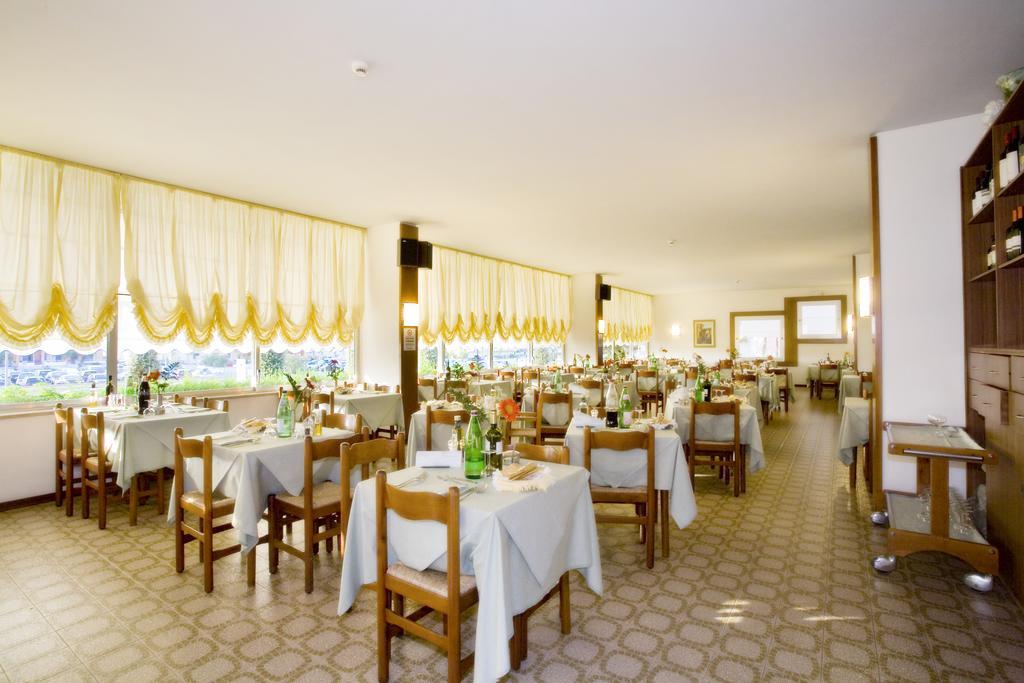 Hotel Metropol Caorle Eksteriør billede