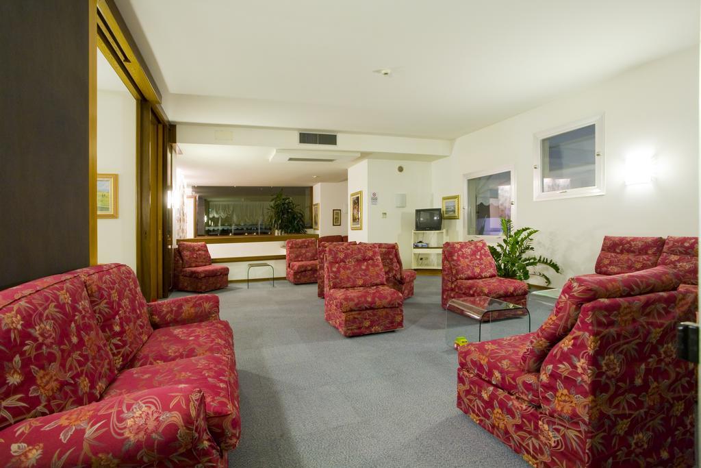 Hotel Metropol Caorle Eksteriør billede